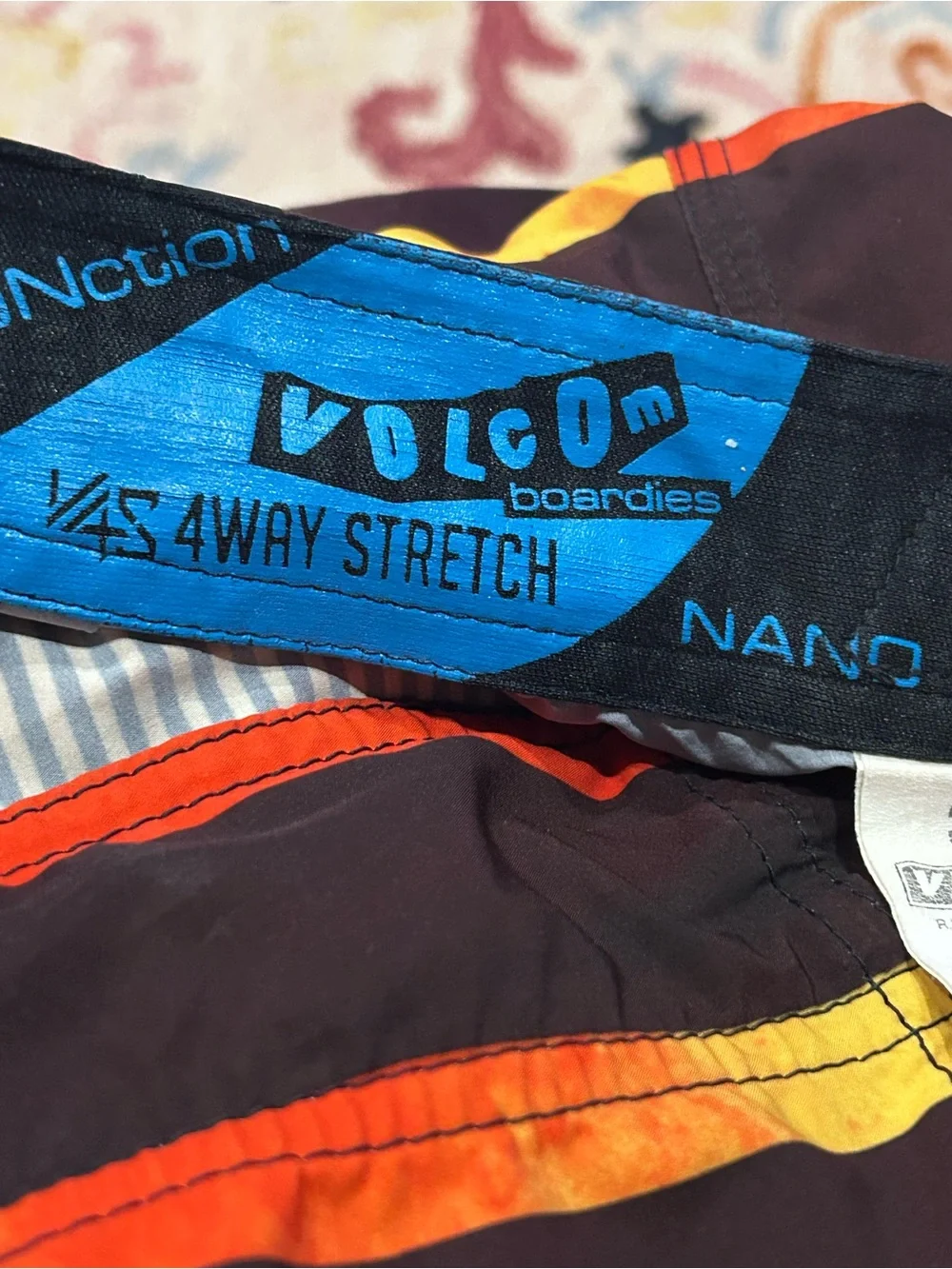 🌸⁠Volcom 4-Way Stretch Boardshorts Men 32 Nanolater Surf Trunks